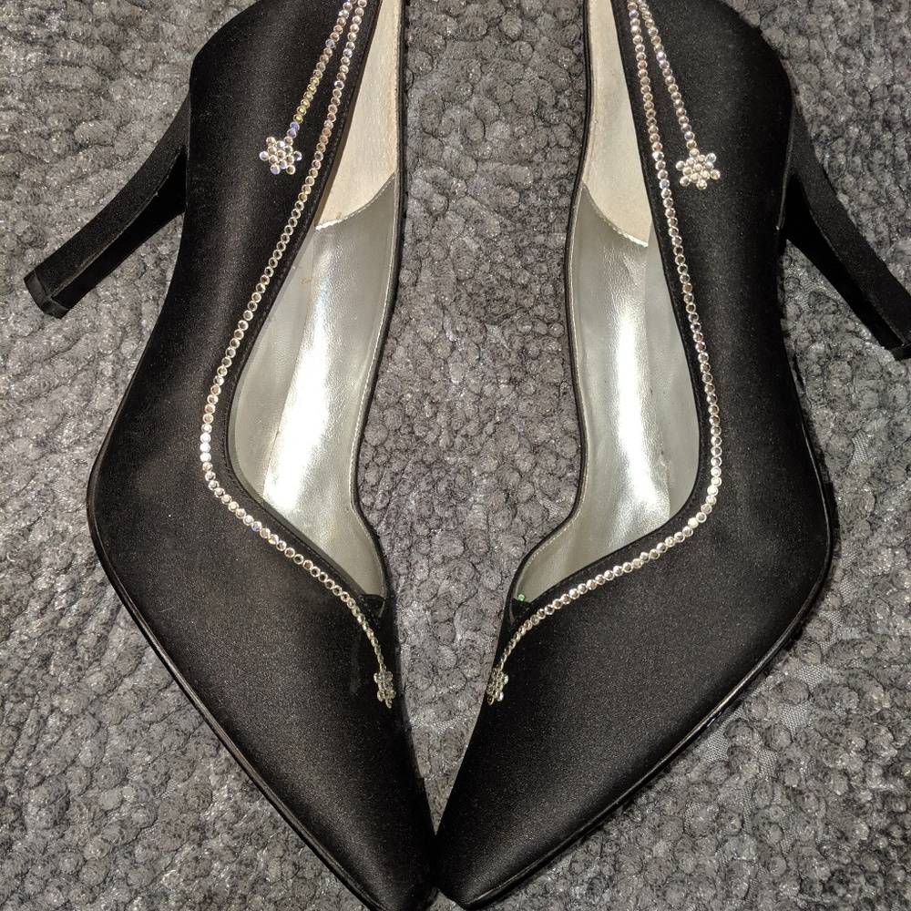 Nina black satin pumps